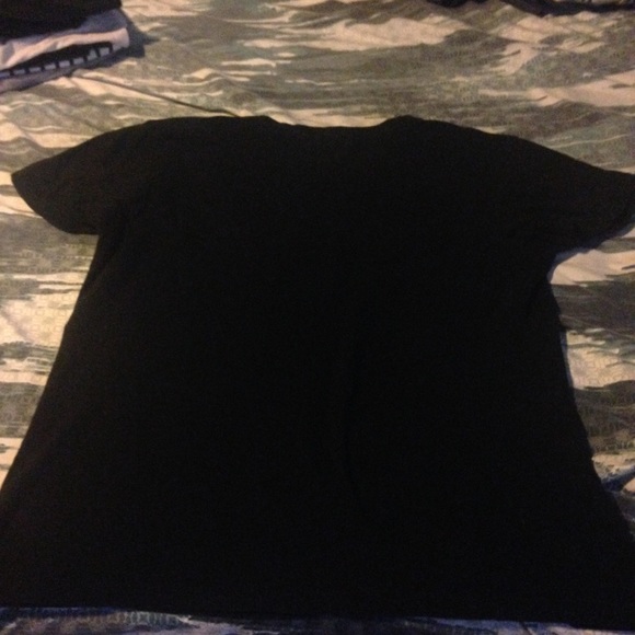 Black t shirt - Picture 3 of 4